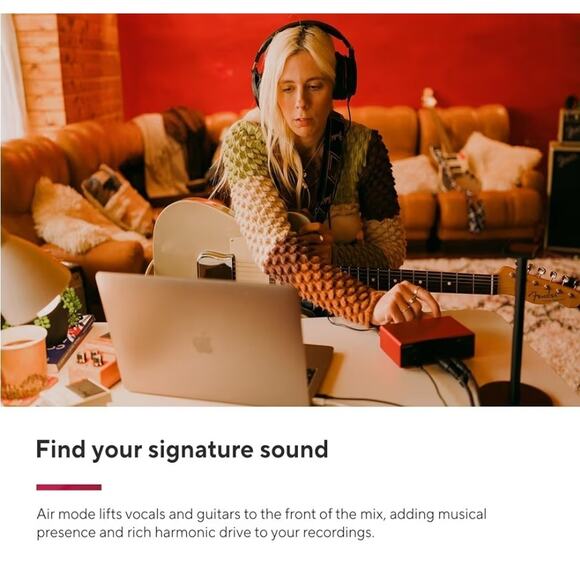 Focusrite Scarlett Solo Studio 4th Gen USB Audio Interface, Condenser Microphone - Picture 5 of 5